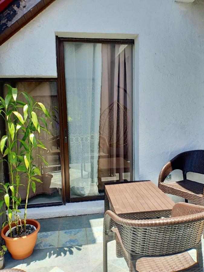 El Castillo Bed And Breakfast Angono Екстер'єр фото