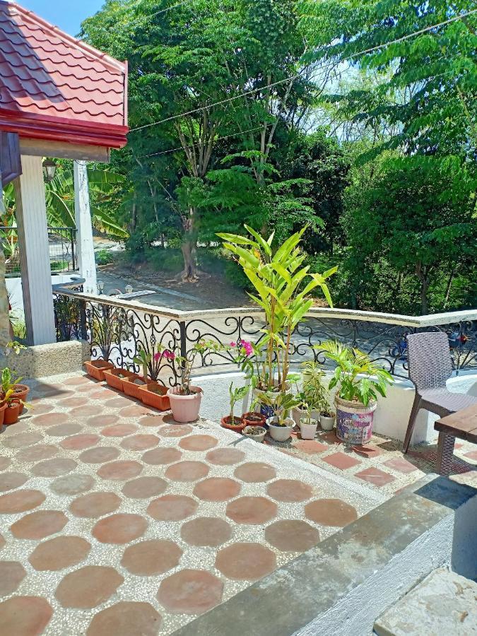 El Castillo Bed And Breakfast Angono Екстер'єр фото