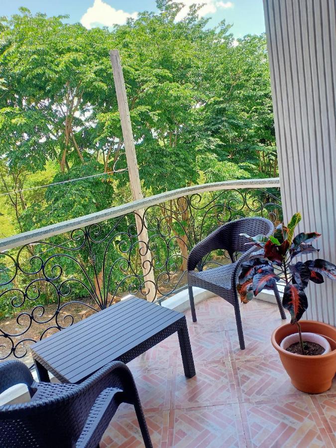 El Castillo Bed And Breakfast Angono Екстер'єр фото