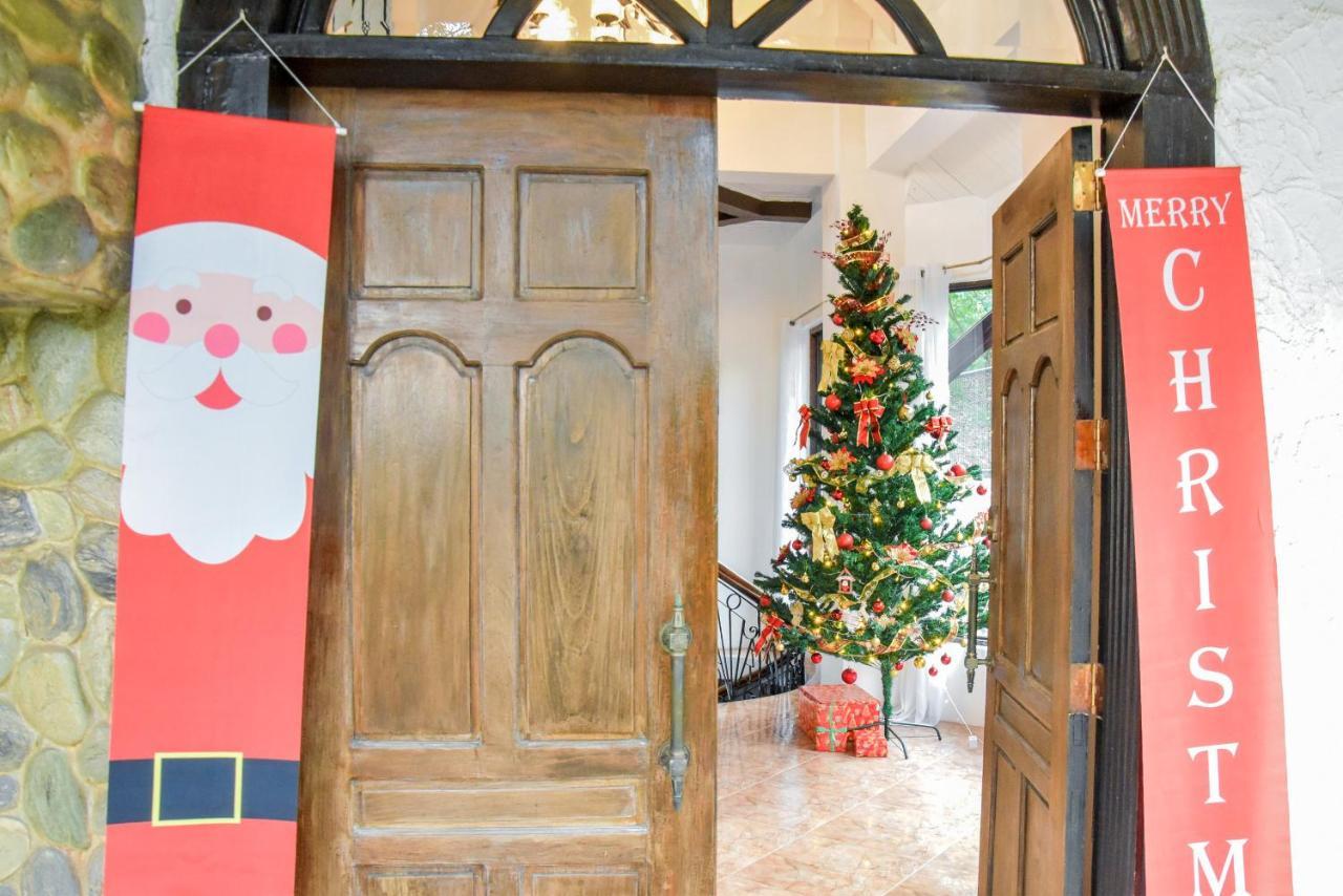 El Castillo Bed And Breakfast Angono Екстер'єр фото