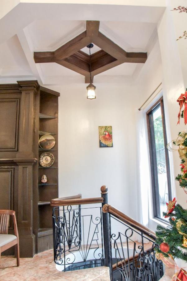 El Castillo Bed And Breakfast Angono Екстер'єр фото