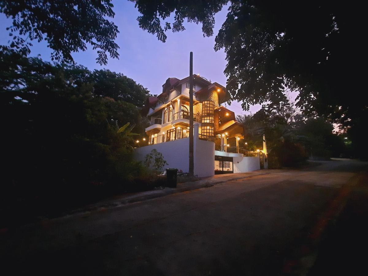 El Castillo Bed And Breakfast Angono Екстер'єр фото