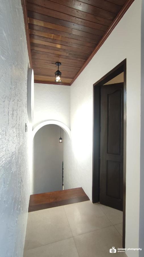 El Castillo Bed And Breakfast Angono Екстер'єр фото