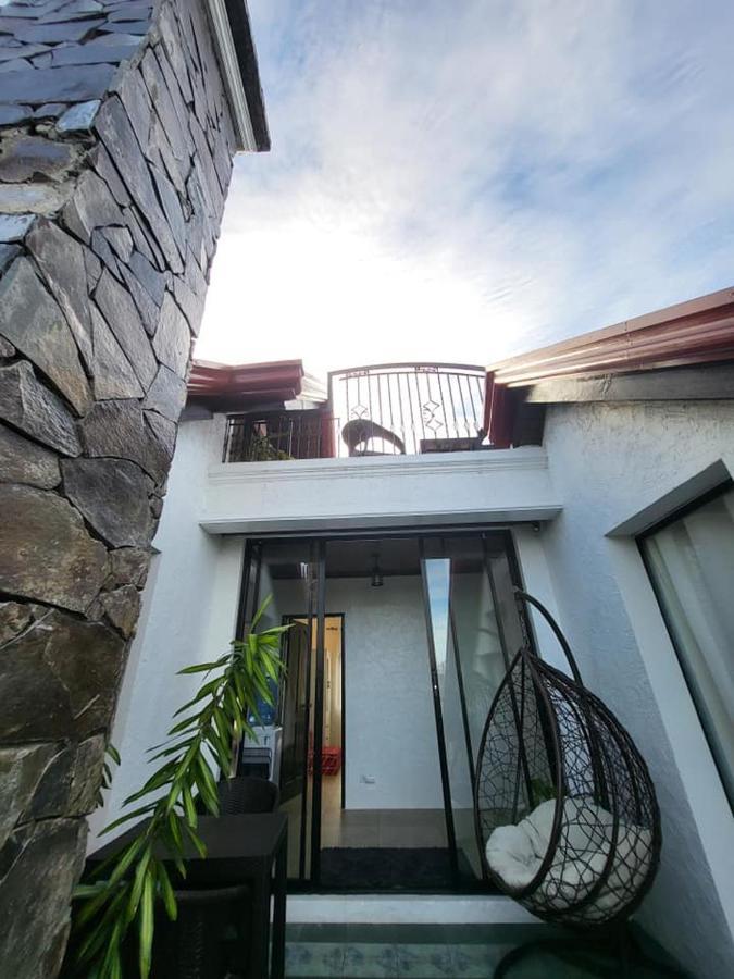 El Castillo Bed And Breakfast Angono Екстер'єр фото